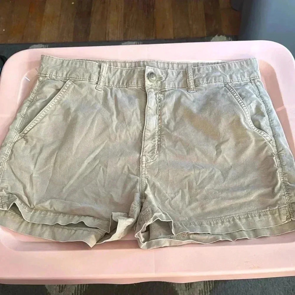 American Eagle Outfitters Pants - Women’s American eagle shorts